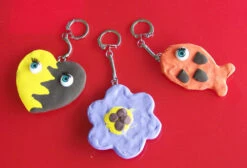 Houten Sleutelhanger Assortiment (16) -Spel Speelgoed Winkel 100 3367 web 1