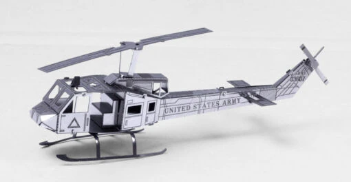 Metal Earth - Helikopter Bell UH-1 Huey -Spel Speelgoed Winkel 570011 helicopter web