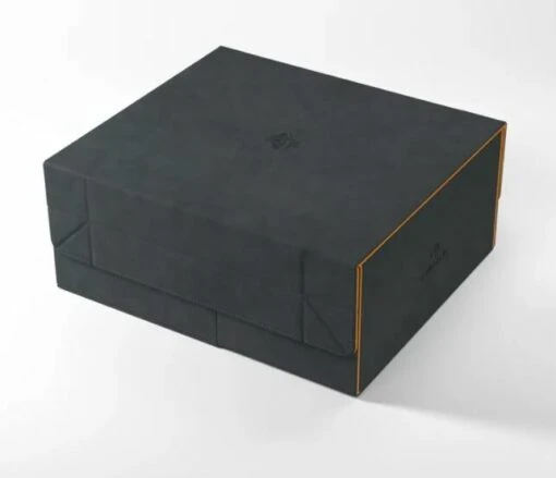 Deckbox Card's Lair 600+ Black/Orange Convertible -Spel Speelgoed Winkel gamegenic games lair 600