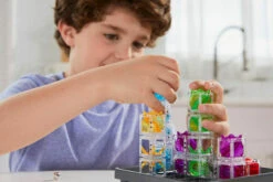 Gravity Maze -Spel Speelgoed Winkel jongen speelt gravity maze web