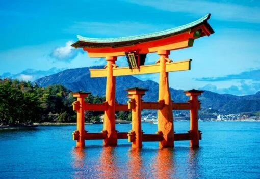 The Torii Of Itsukushima Shrine (1500) -Spel Speelgoed Winkel the torii of itsukushima shrine